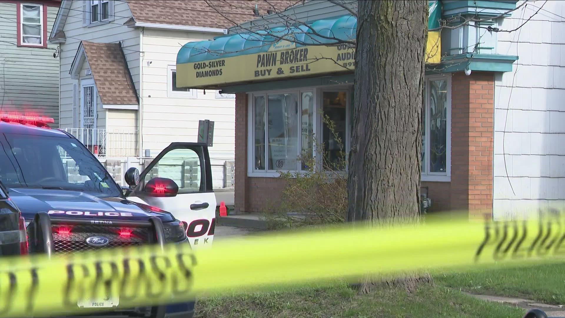 Shooting and attempted robbery at Cheektowaga pawn shop