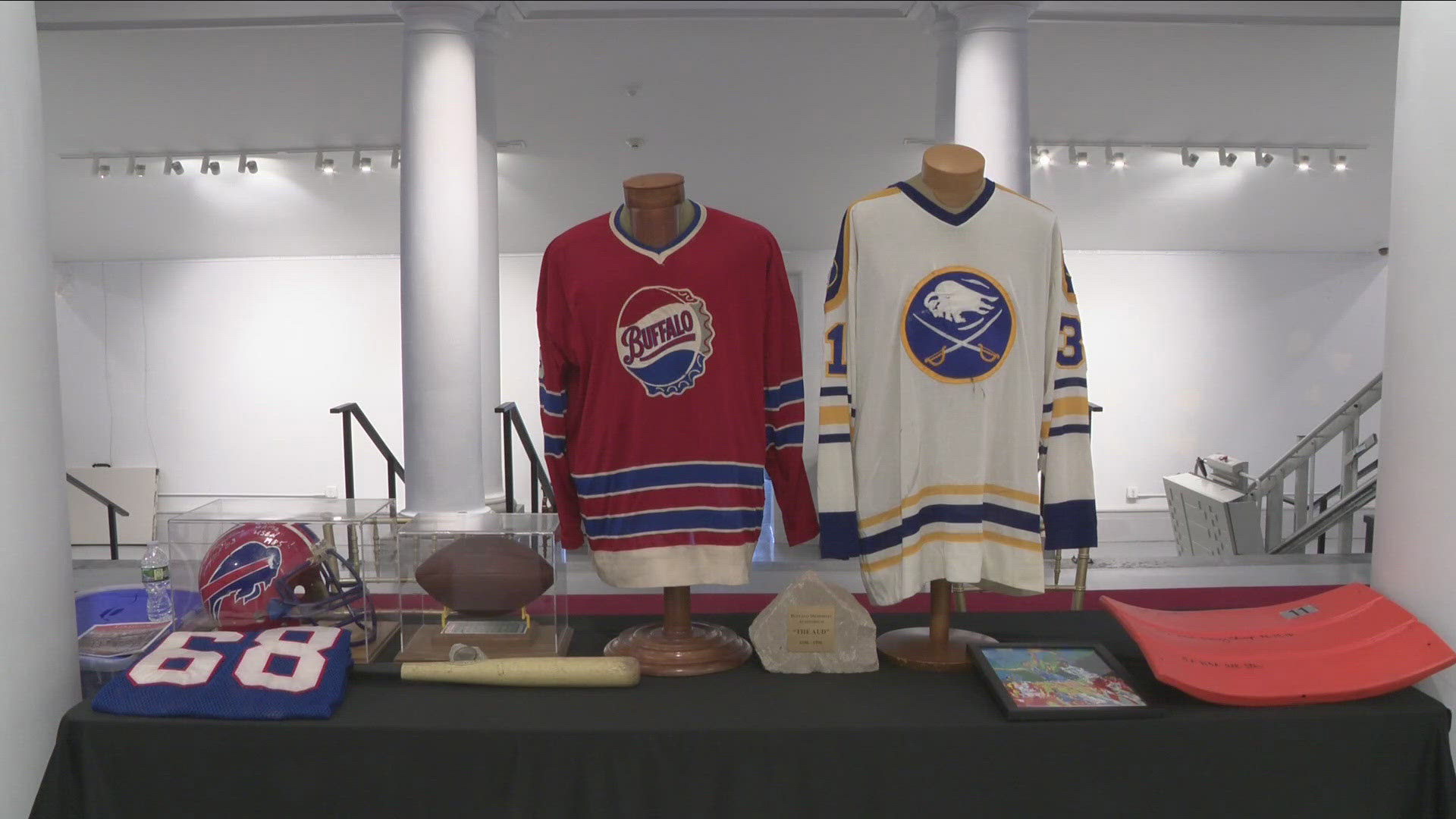 Sports Collectors show at Buffalo History Museum