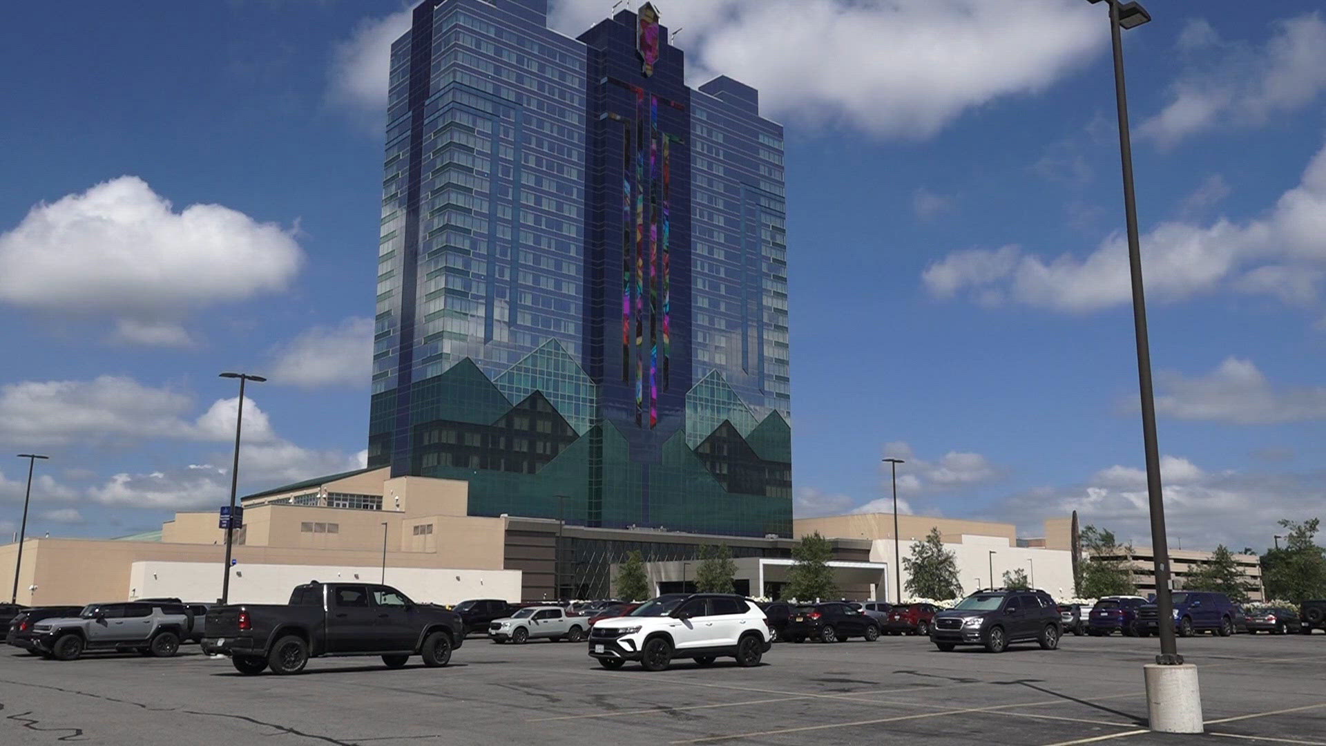 Seneca Niagara to invest $47 million in first major room renovation, remodeling all 594 rooms over 16 months