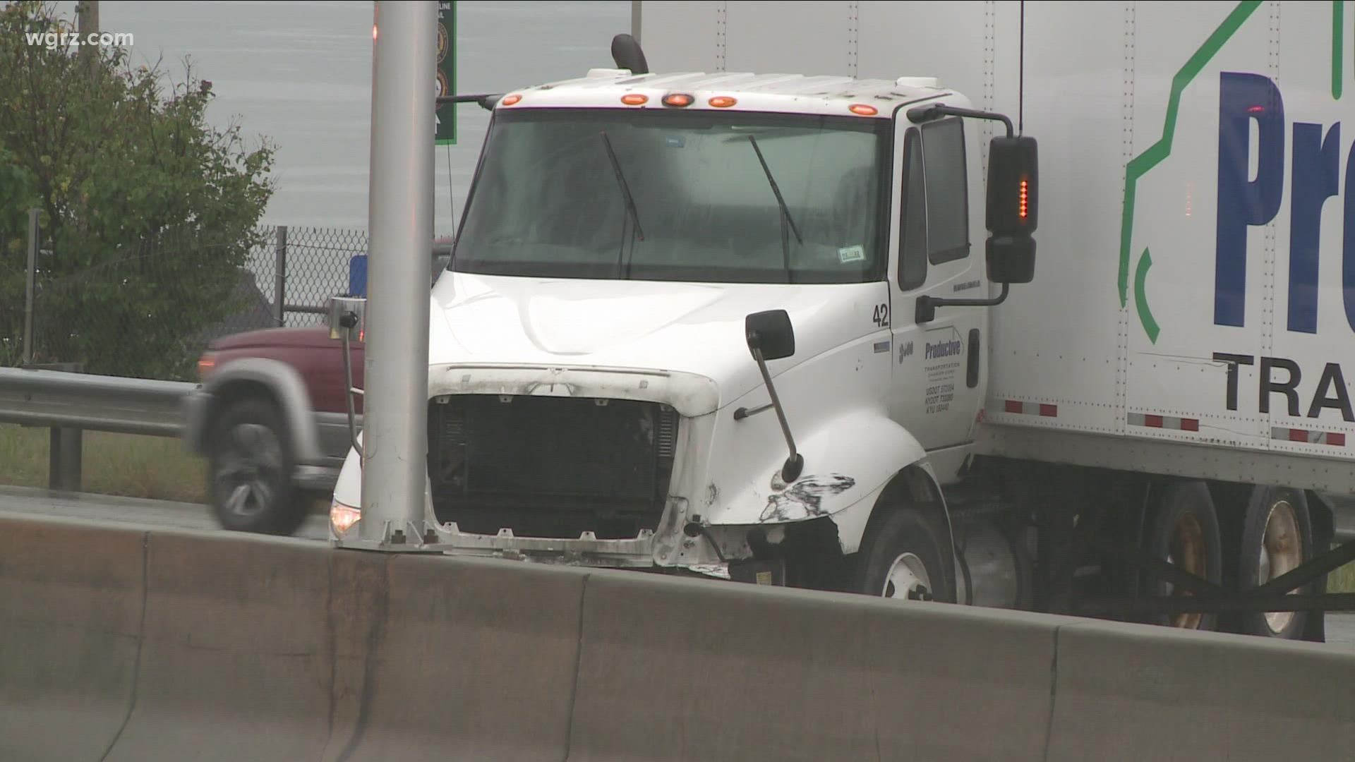 That's where a tractor trailer jackknifed at around 8:15... blocking all southbound lanes.