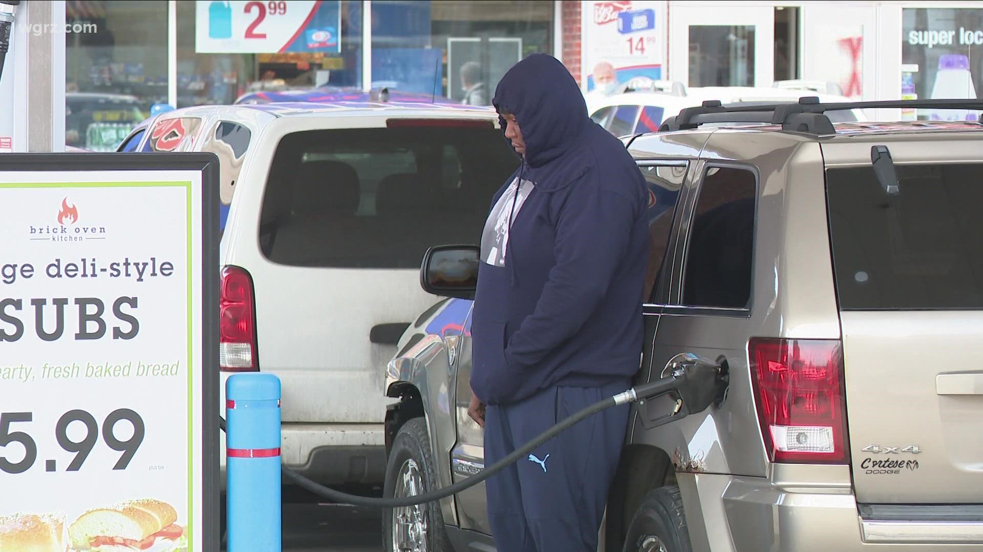 AAA: Gas prices continue to decline in Western New York | wgrz.com