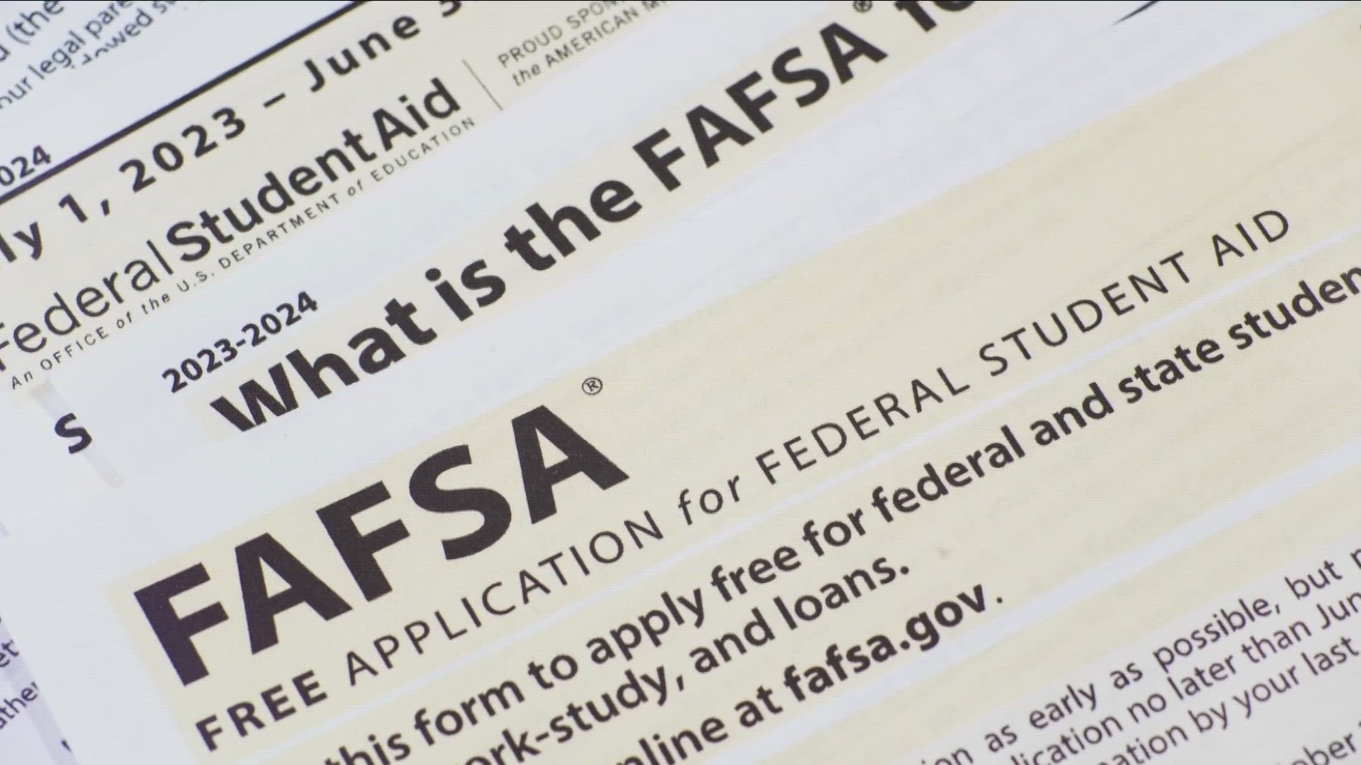 Complications with the new Congress-mandated financial aid form has resulted in headaches for students who depend on assistance for tuition and other expenses.