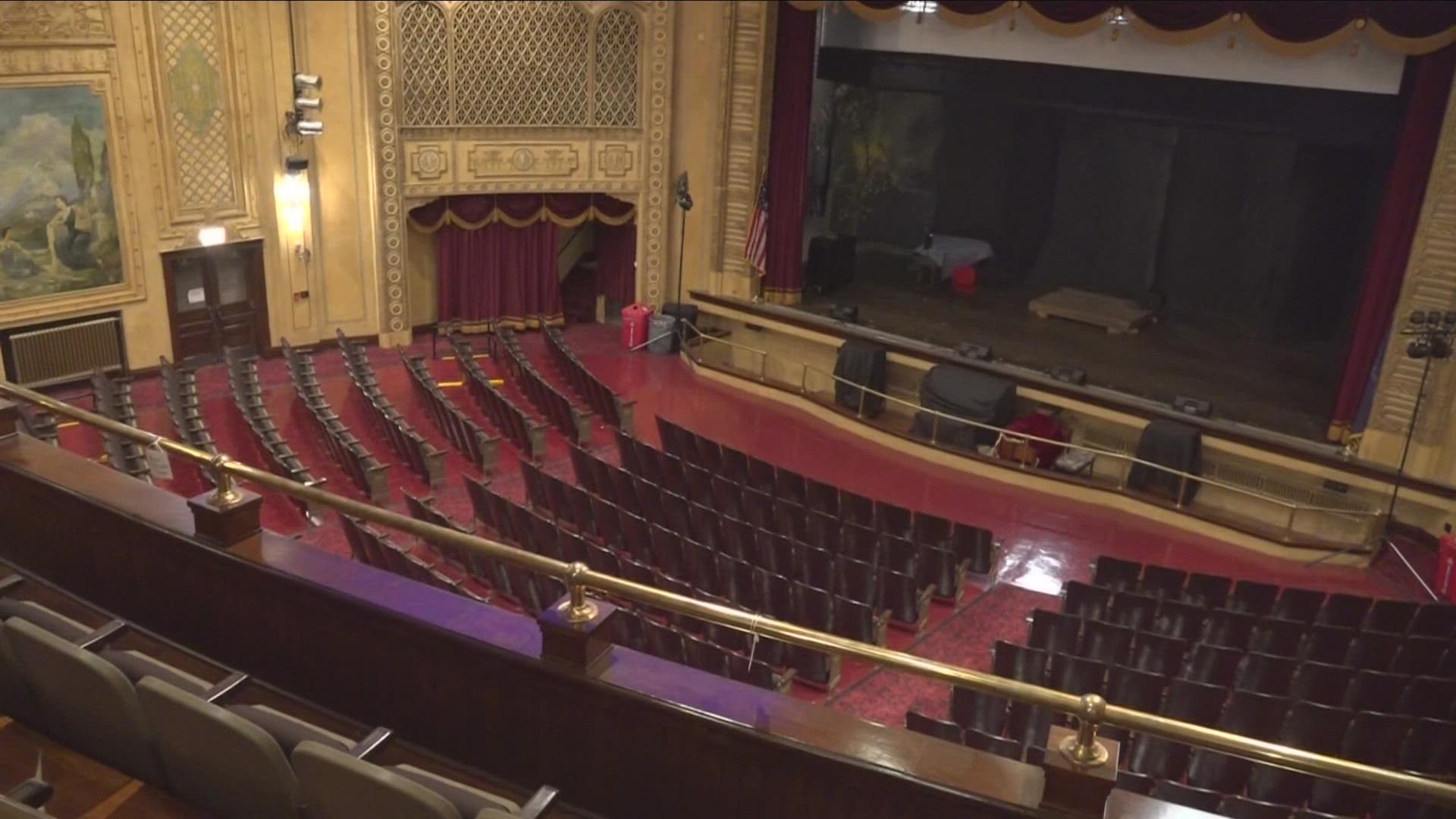 Gowanda Hollywood Theater tour with Kevin O'Neill