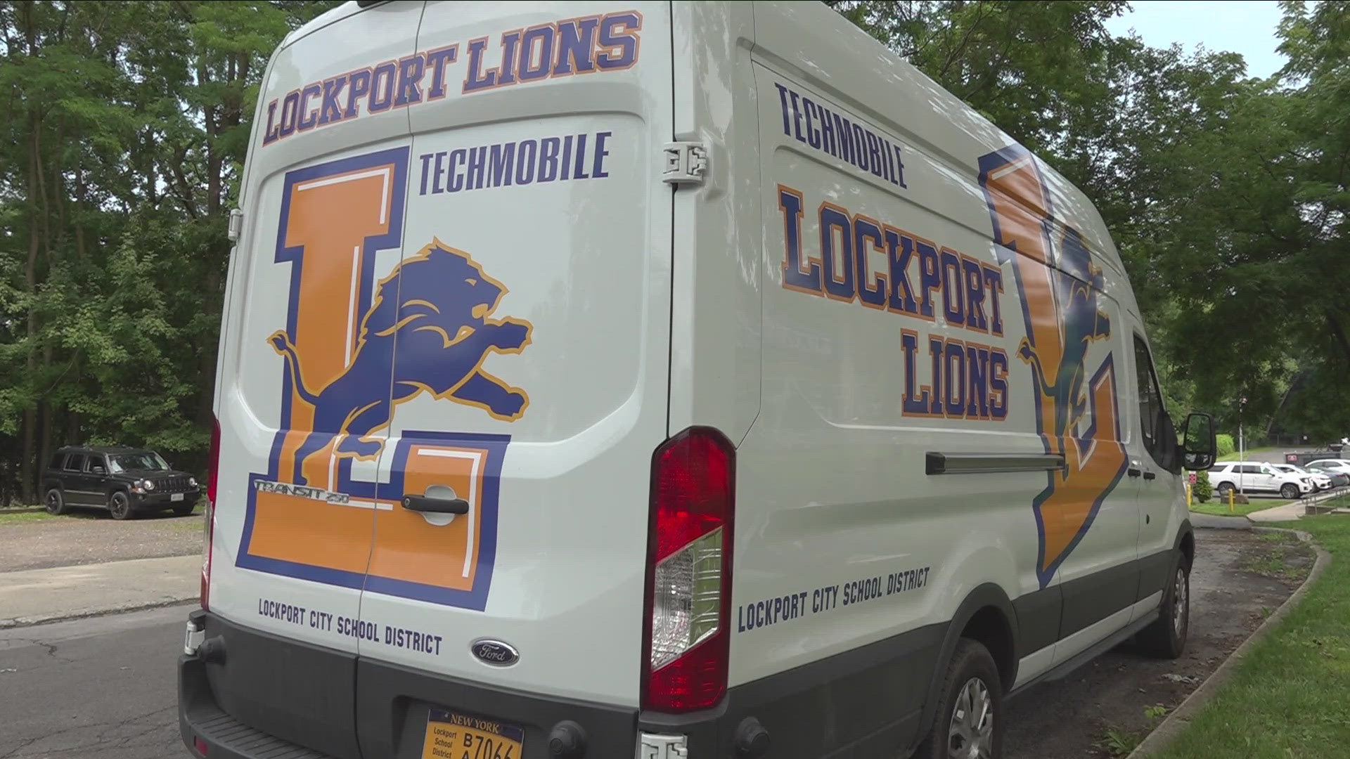 Tech Mobile brings summer fun to Lockport kids