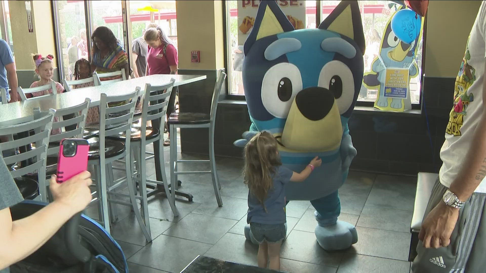 Bluey visits families at Cheektowaga Sonic