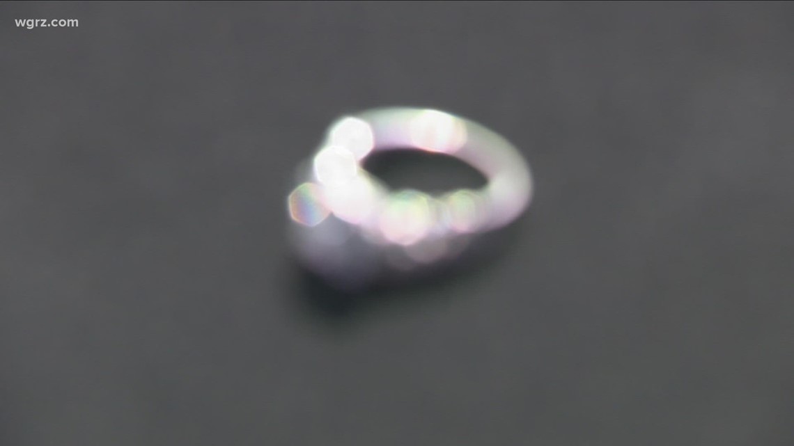 Local woman searching for owner of lost engagement ring | wgrz.com