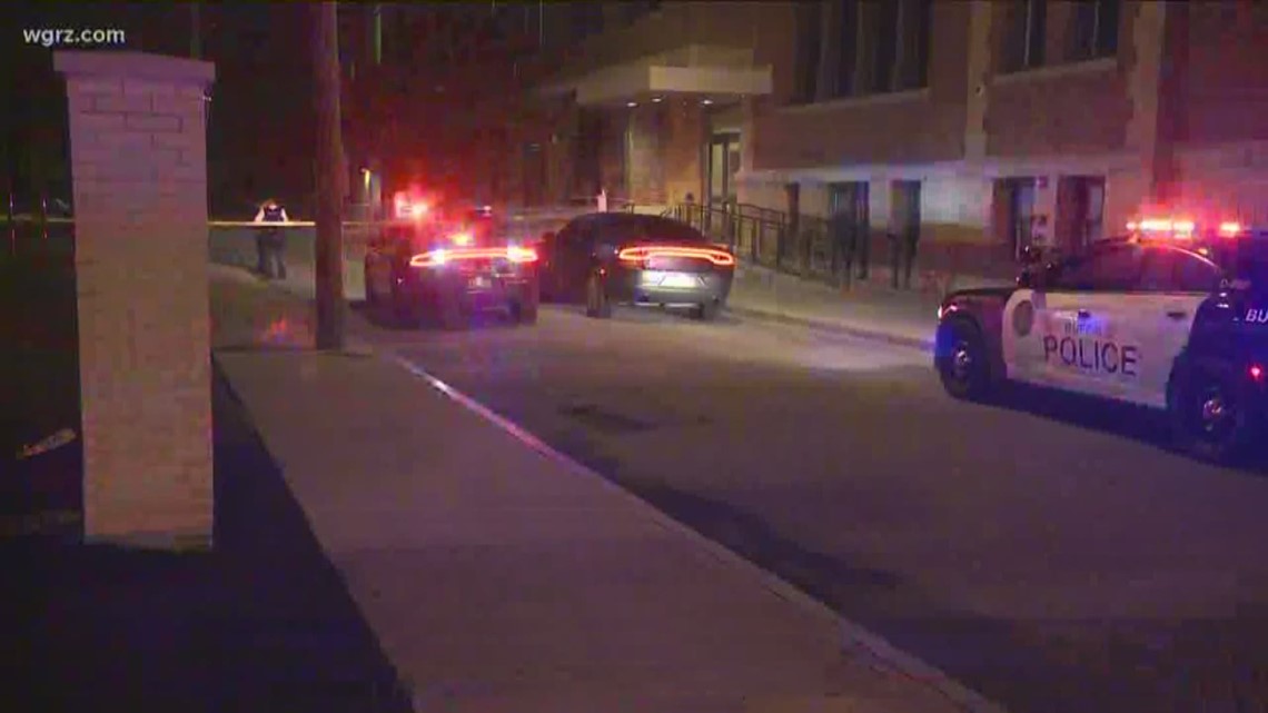 Six Buffalo Police officers injured in Ontario Street incident | wgrz.com