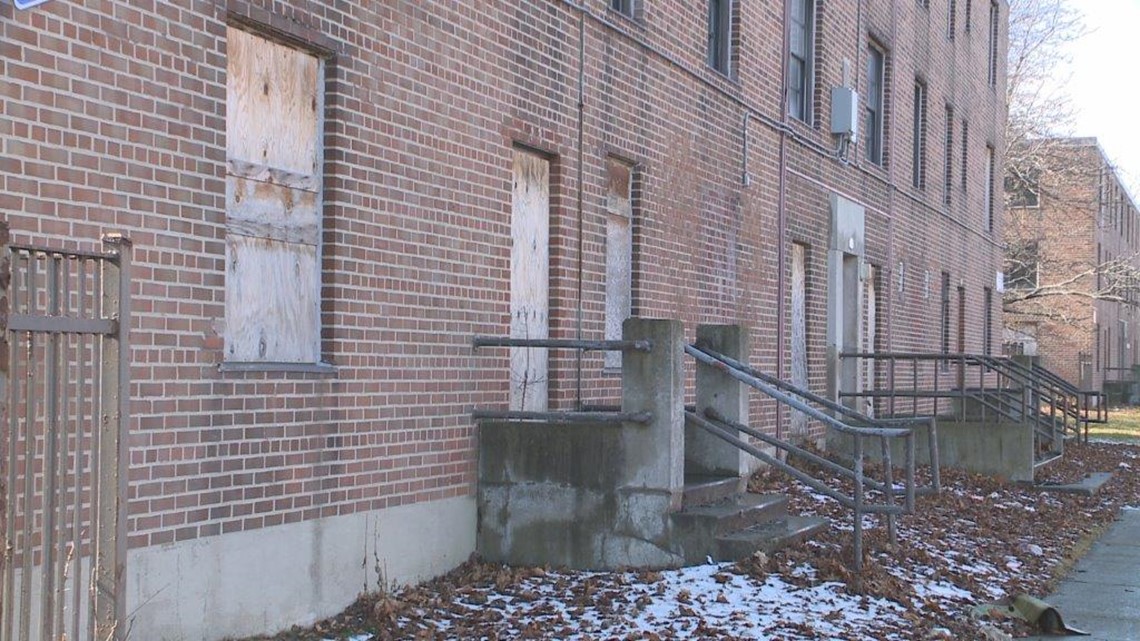 Developer wants vacant Perry housing apartments torn down