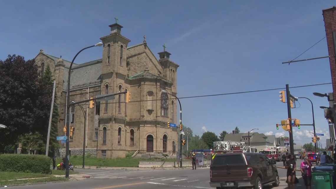 Crews battle fire at 4-story vacant church on East Ferry Street