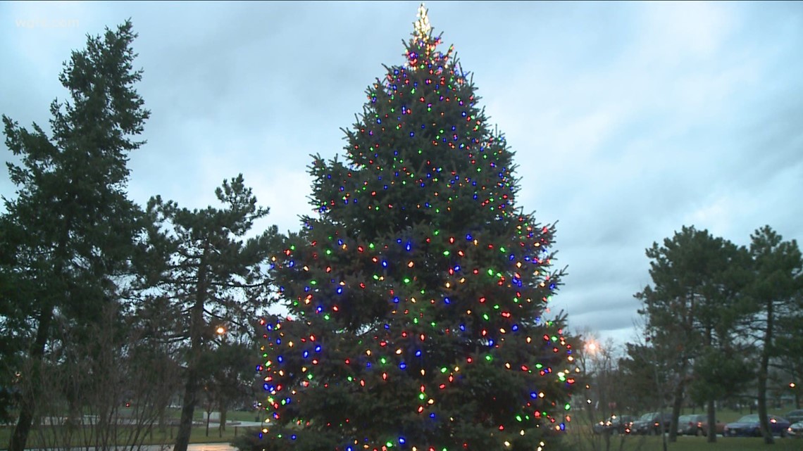 When Is The Brentwood Library Christmas Tree Lighting In 2022 Tree Lighting Ceremony Held At Mlk Park | Wgrz.com