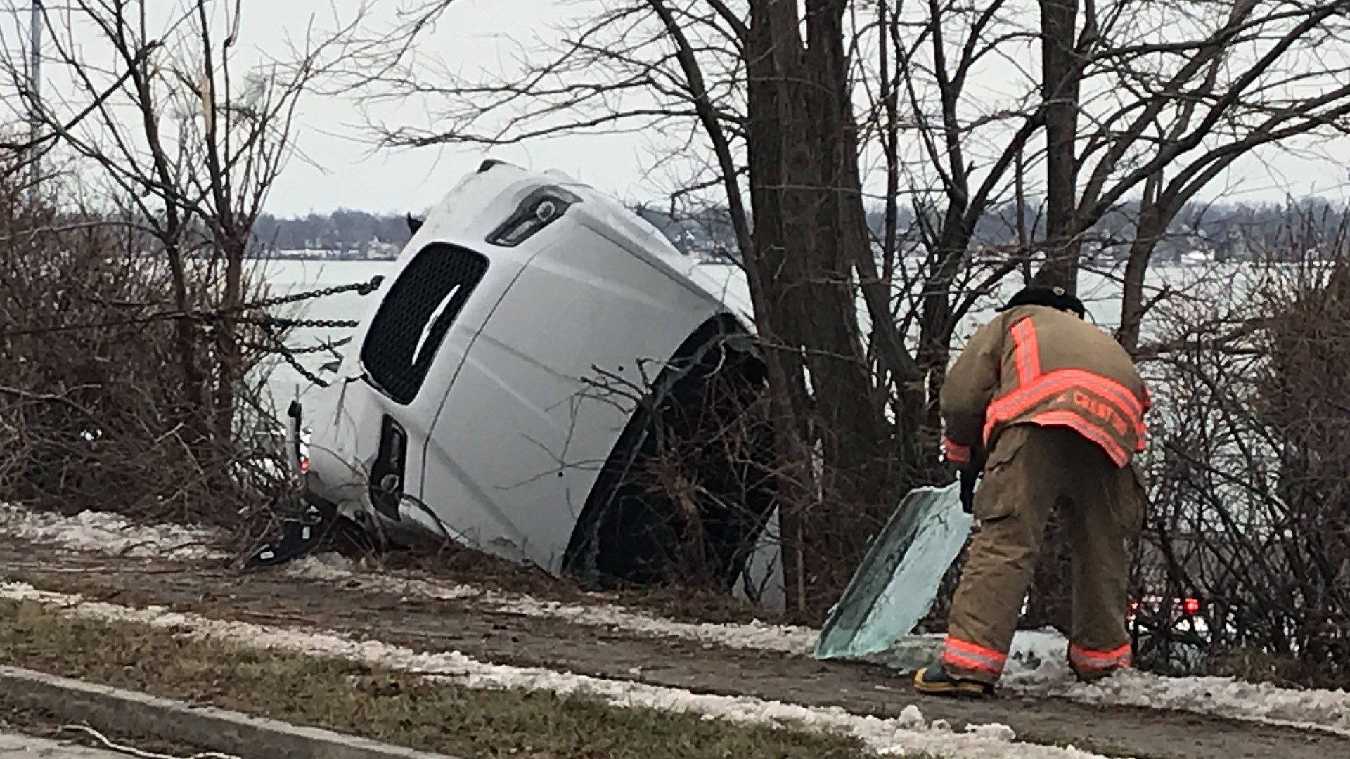Crash forces vehicle off I190, causing traffic delays