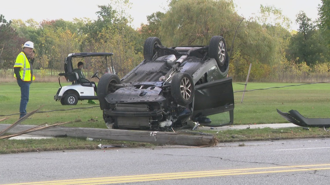 Car hits utility pole on Bailey avenue near Grover Cleveland golf ...