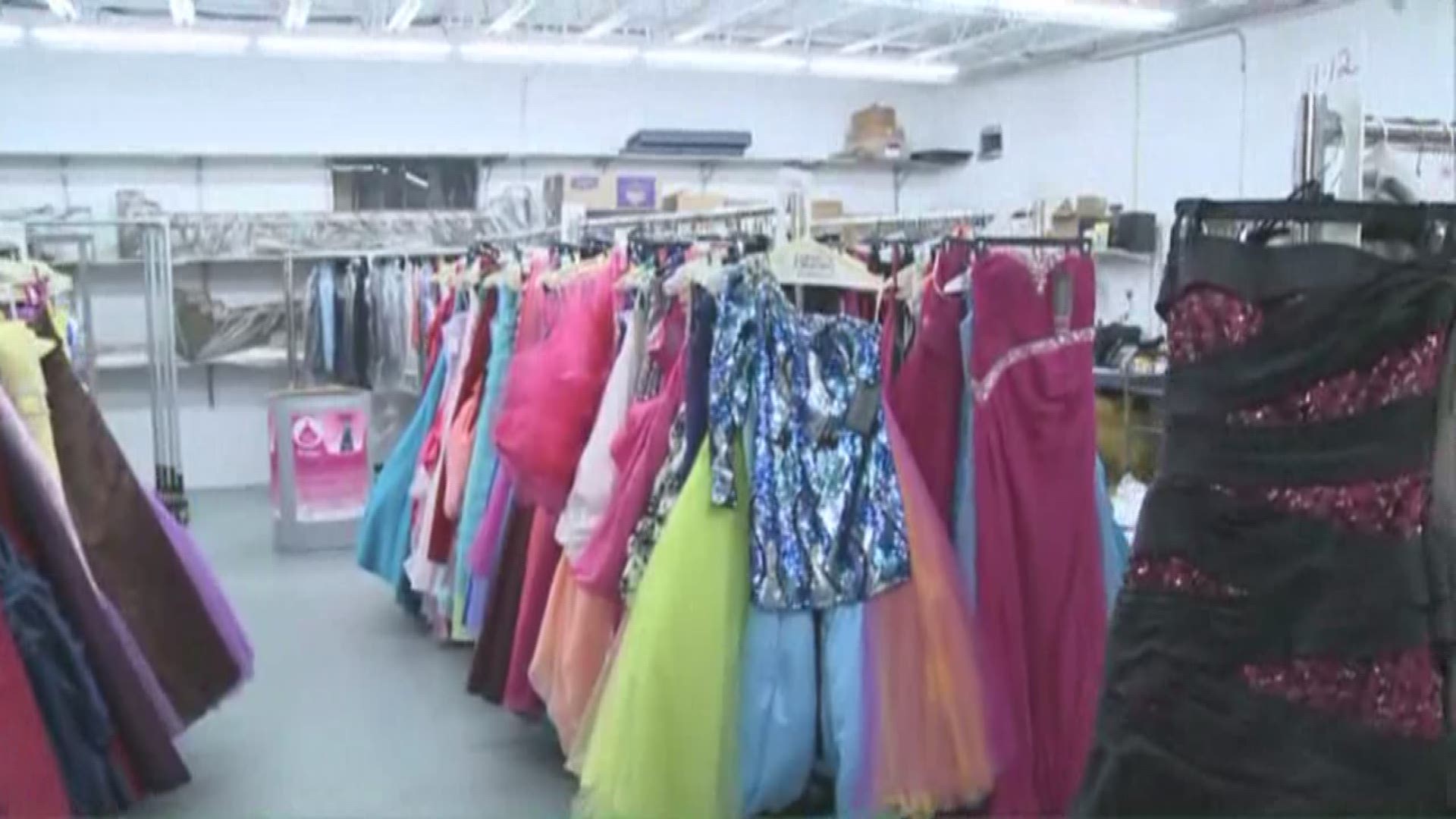 Daybreak's Kevin O'Neill celebrates prom season in Western New York and the "Gowns for Prom" event.