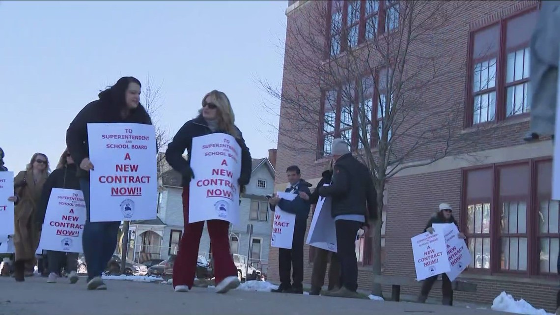 Buffalo Teachers Federation approves new contract - Vimarsana News