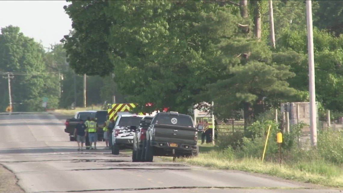 2 dead after plane crash in Orleans County