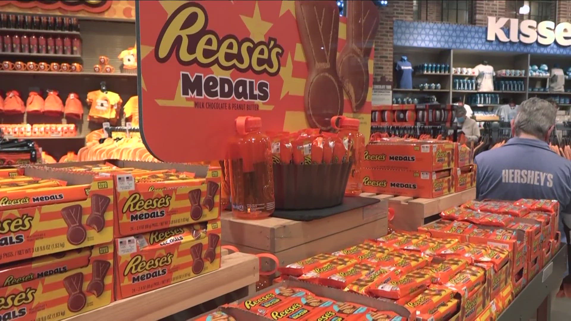 IT'S GIVING REESE'S FANS A CHANCE TO MEDAL... ALONGSIDE THEIR FAVORITE ATHLETE