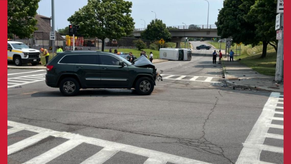 Bus involved car crash on East Tupper Street