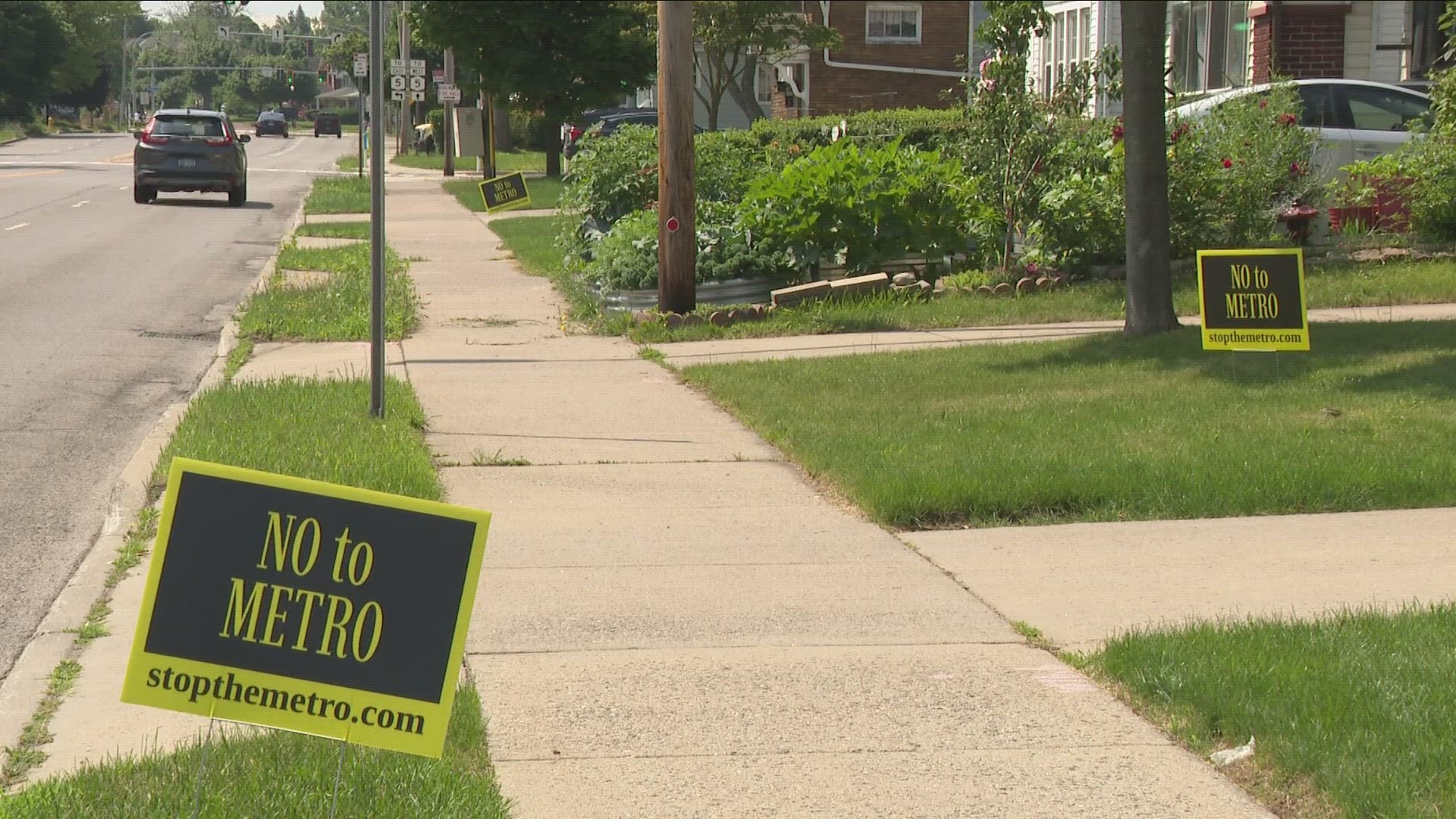 opposition are popping up along niagara falls boulevard, as a recently formed group gathers petitions in their effort to stop the metro rail expansion in its tracks