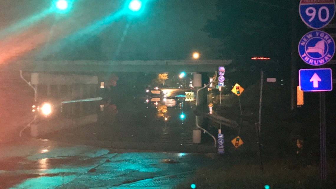 Flooding closes several roads Monday morning | wgrz.com