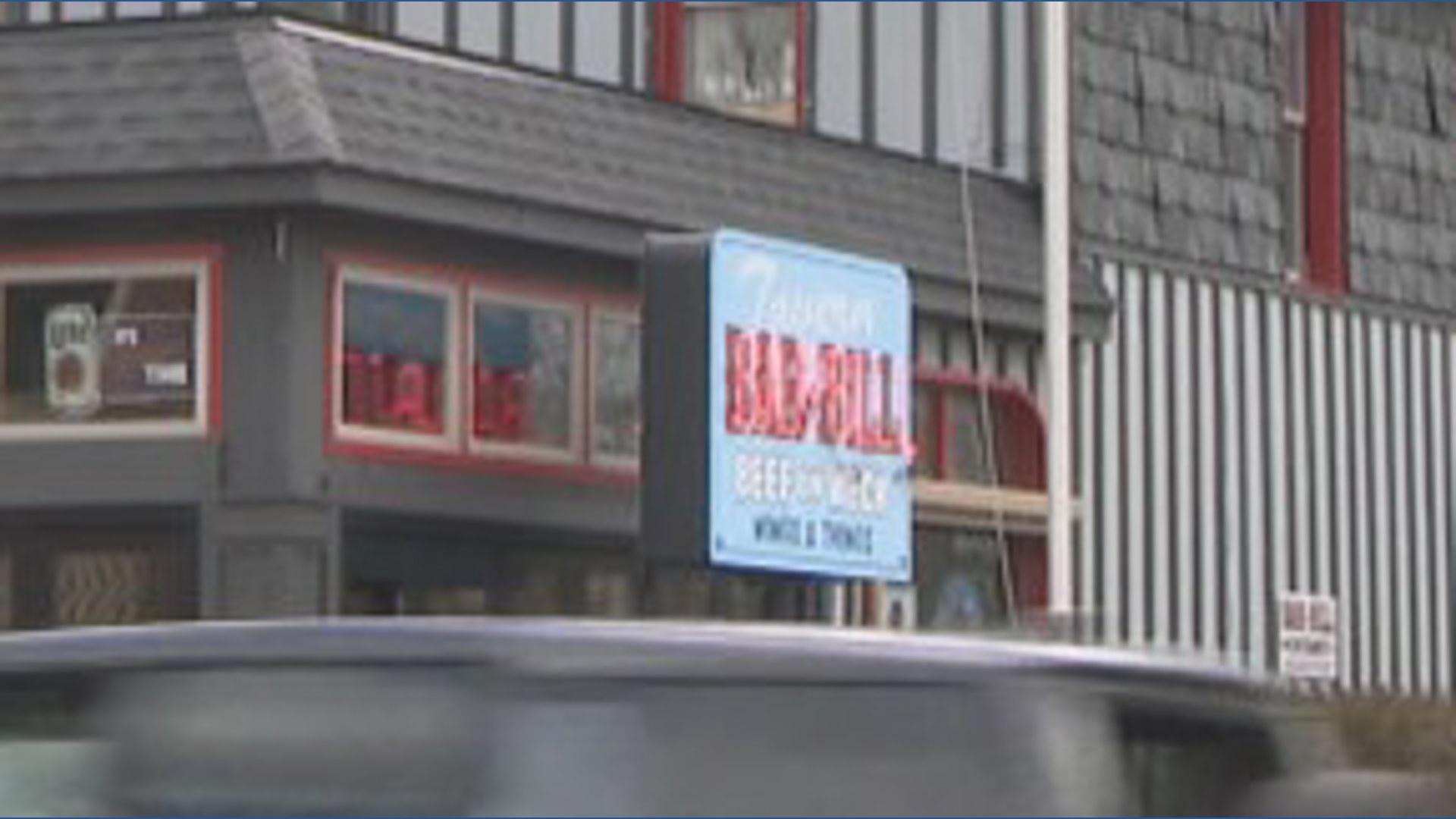 Man arrested after allegedly pulling gun over $1 tip at Bar-Bill Tavern ...
