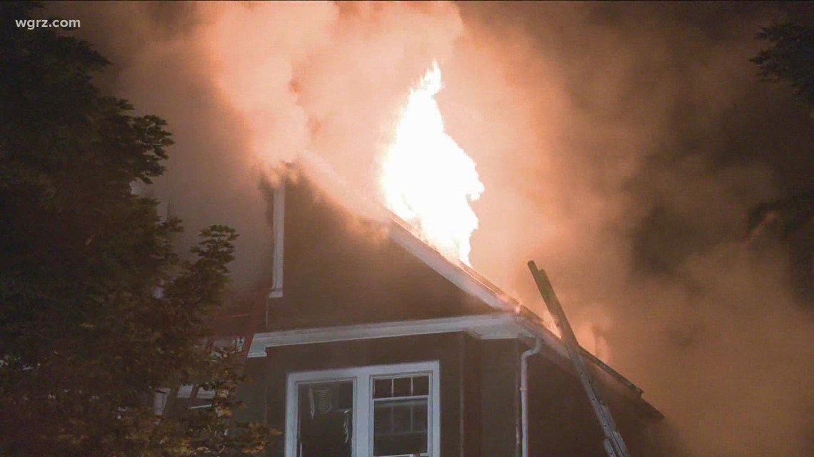 Miki Sudo edges Joey Chestnut, wins National Buffalo WingEating