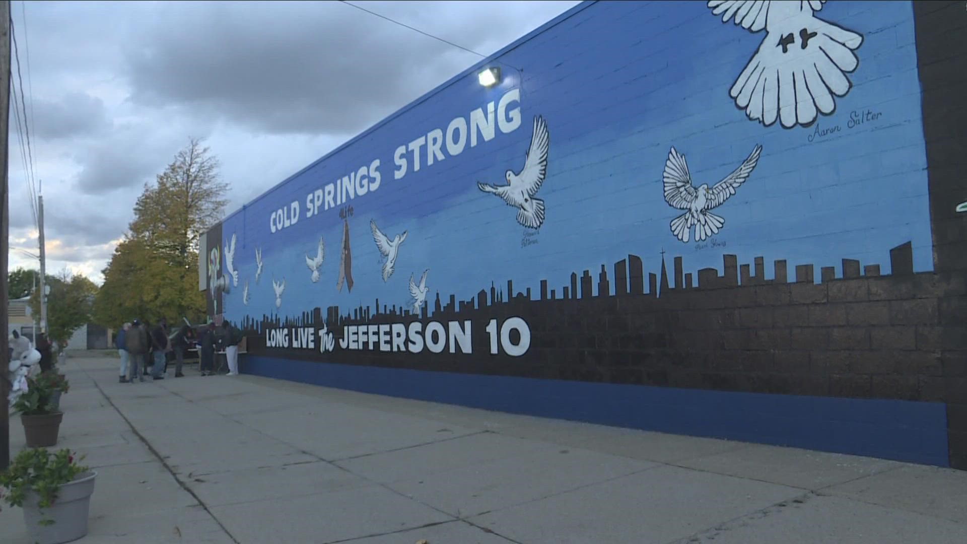 A new mural paying tribute to the Jefferson 10