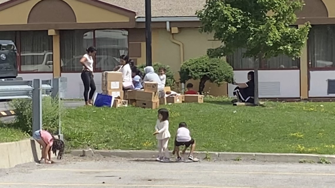Migrants in Cheektowaga hotels - Vimarsana News