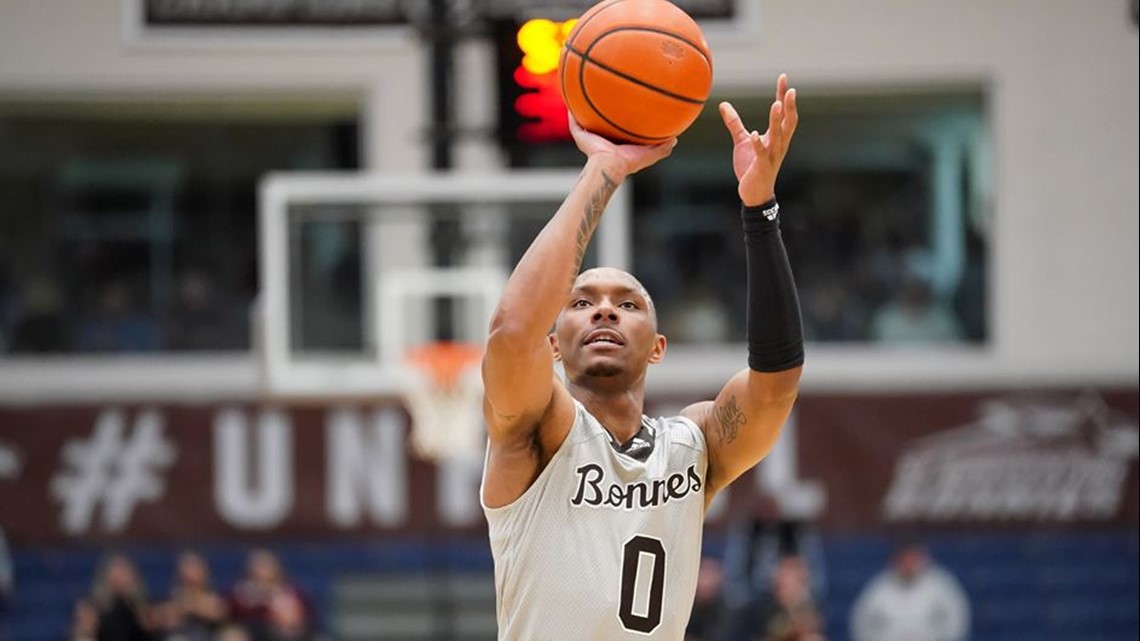 Men's basketball St. Bonaventure tops UMass