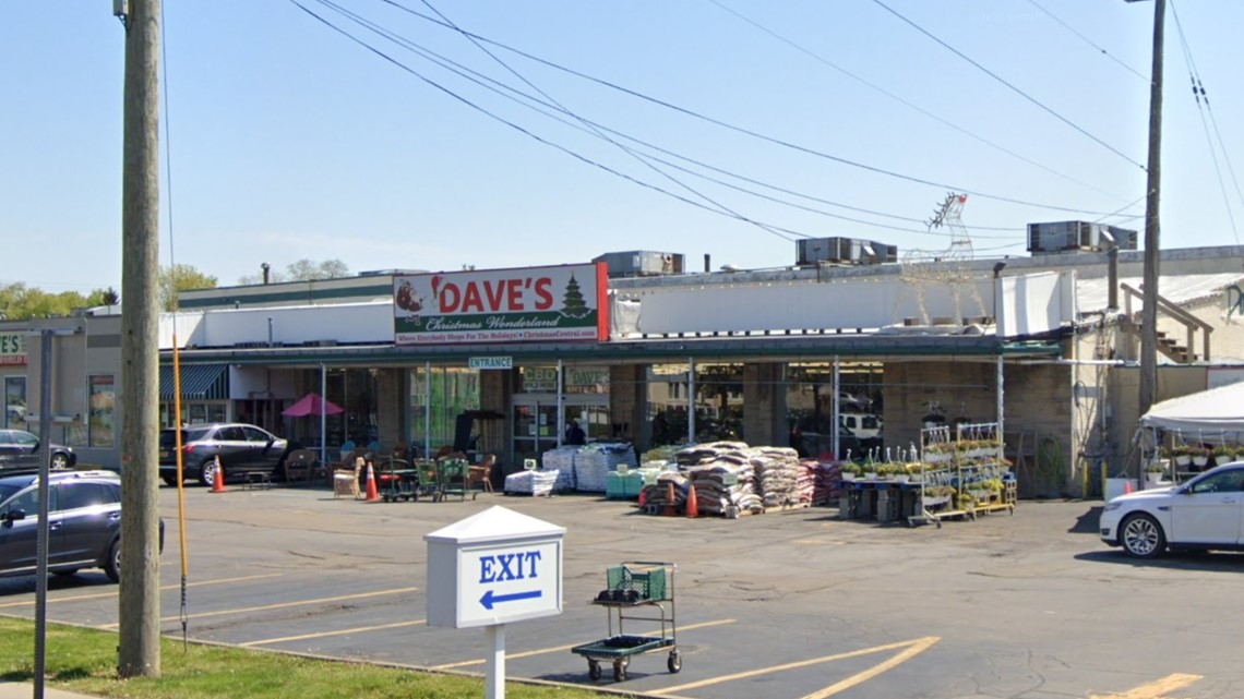 Investor buys Dave's Christmas Wonderland properties on Union - Vimarsana News