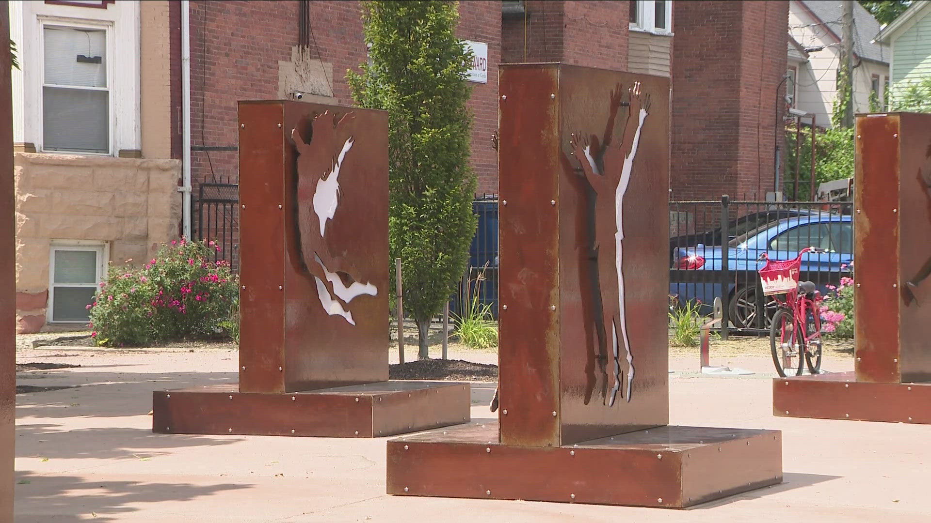The sculptures are the work of local artist Mark Griffis