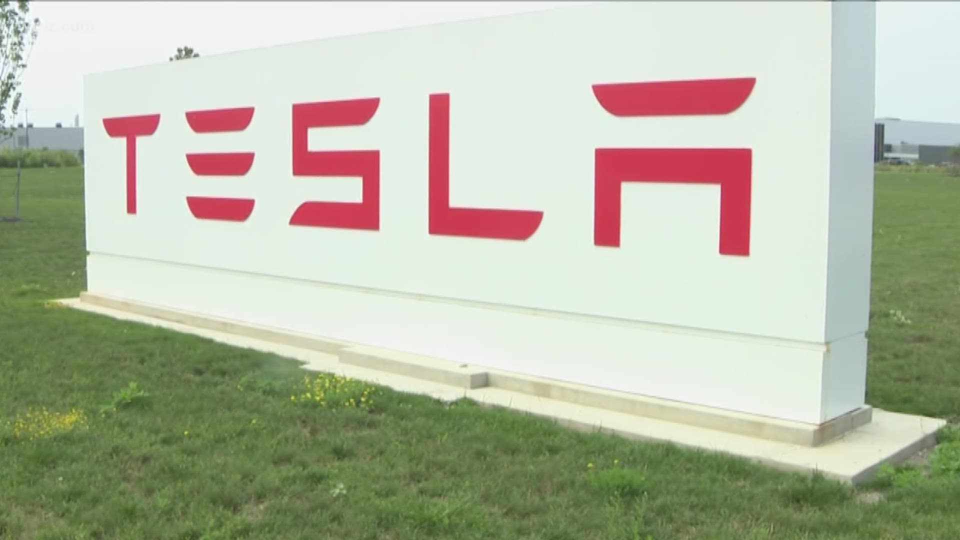 Tesla Facing More Questions About Solar Biz