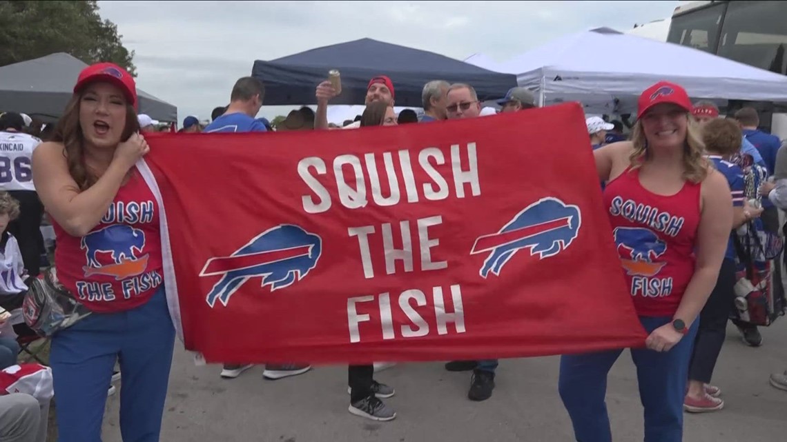 Tailgating Bills fans in Florida pumped up for game