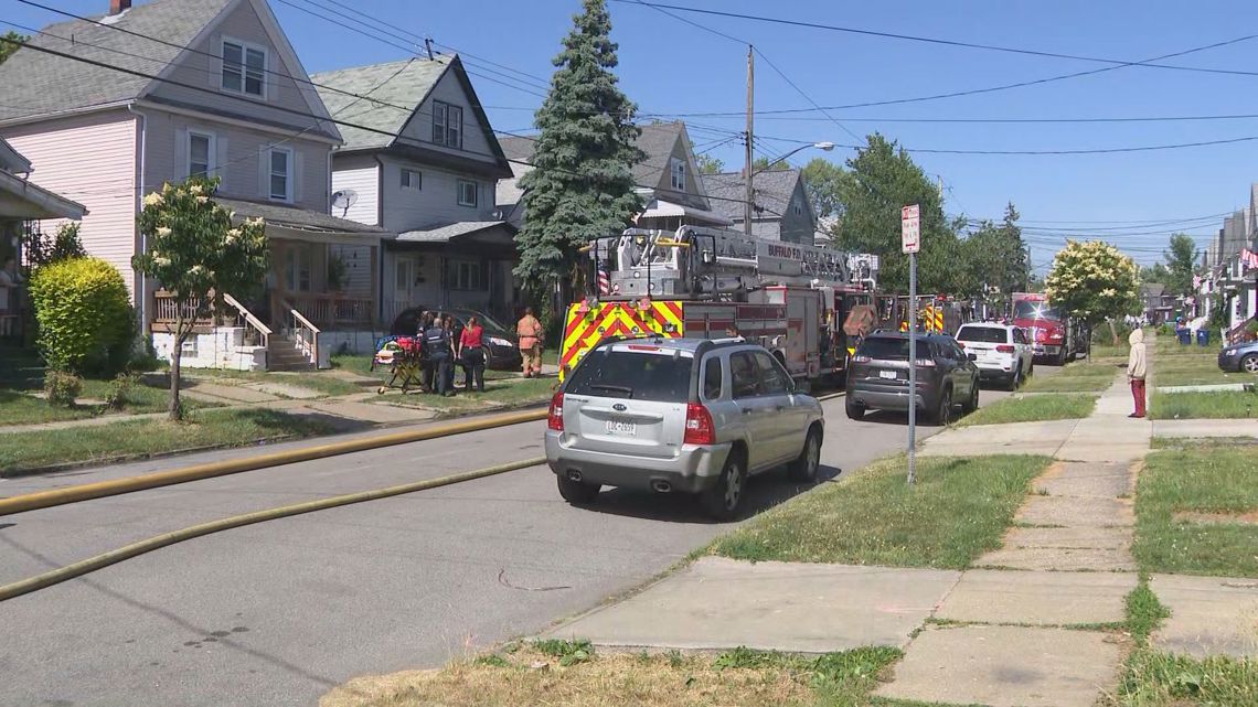 Buffalo firefighter safe after mayday call in house fire | wgrz.com