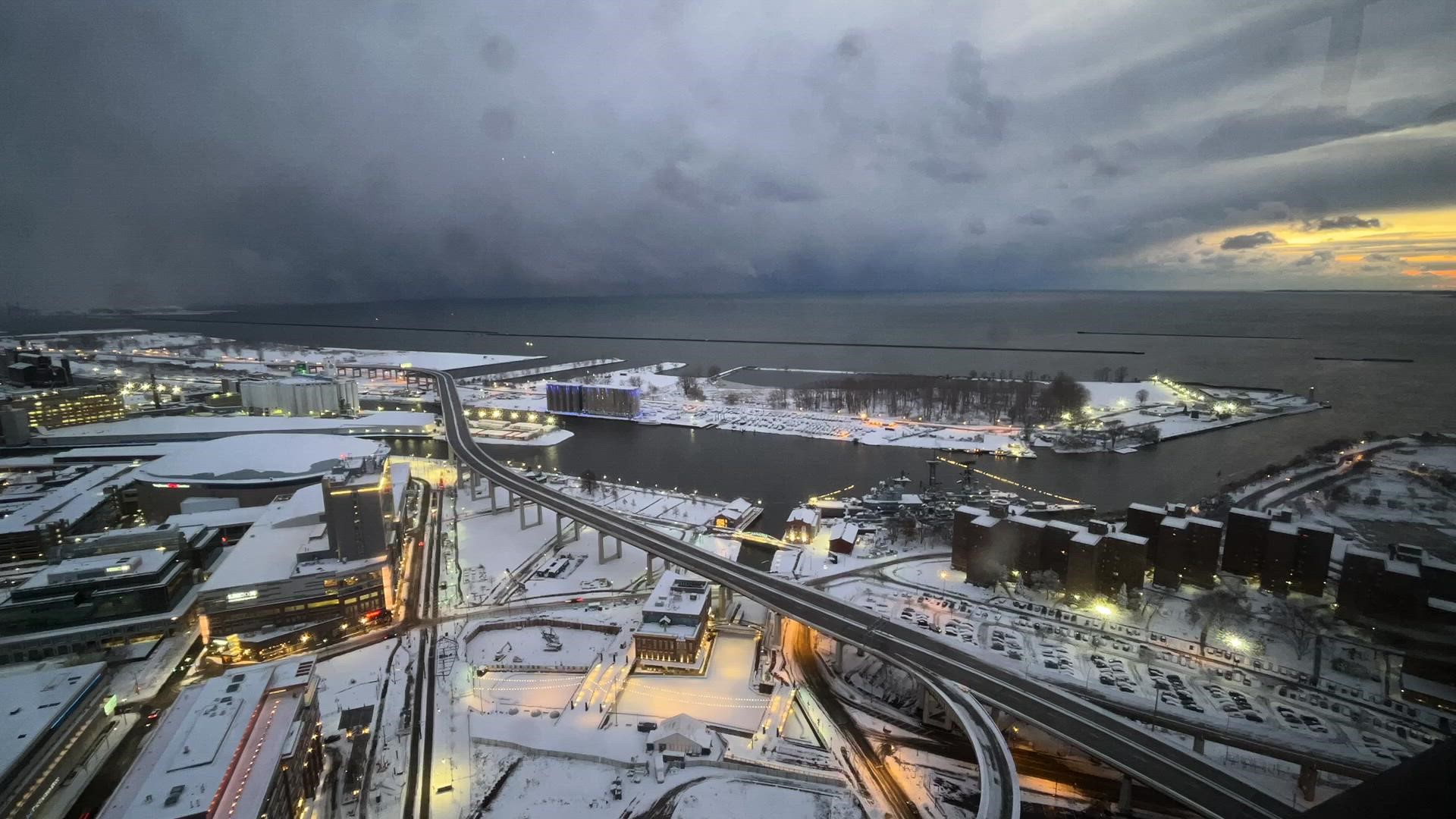 Evening time-lapse video from the 37th floor of Seneca One Tower | wgrz.com