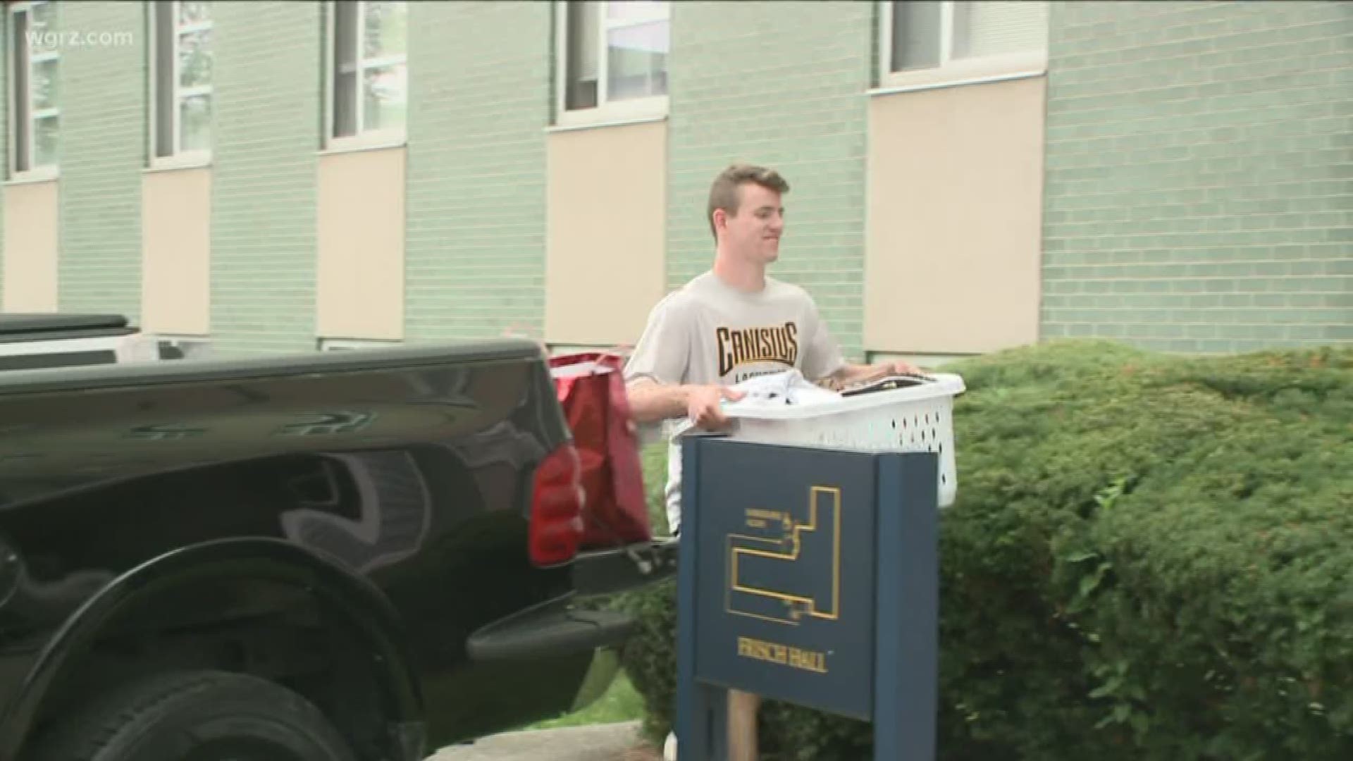 Move-in day at Canisius College