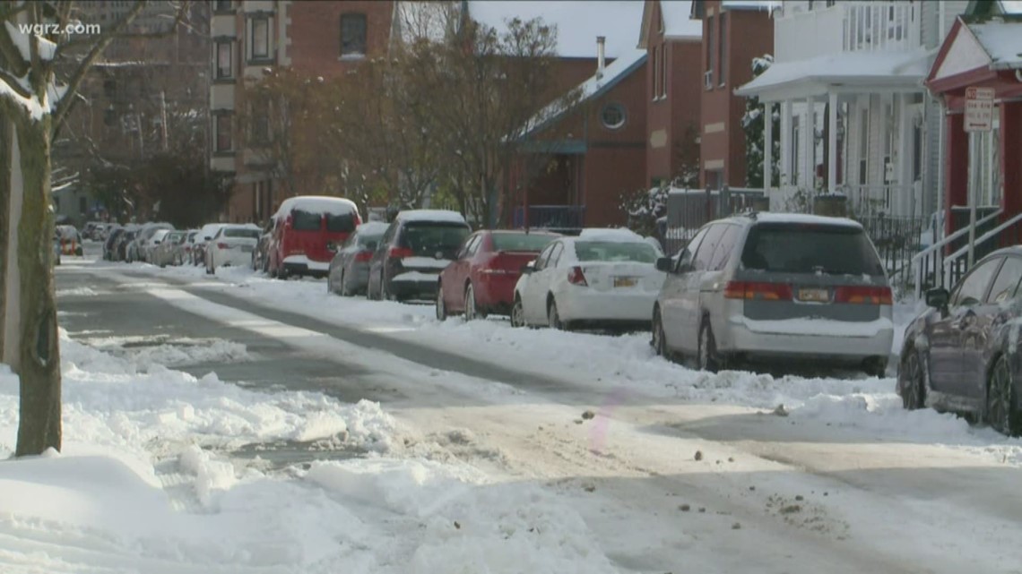 City winter parking regulations on bus routes