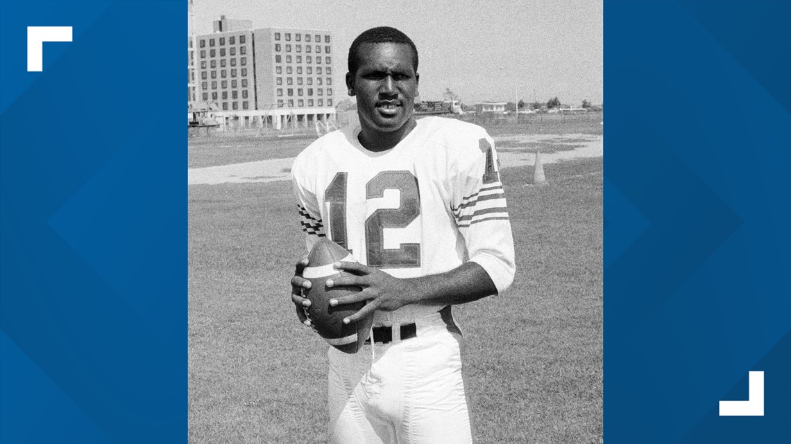 Quarterback James Harris of the Buffalo Bills is pictured in 1969. (AP  Photo Stock Photo - Alamy