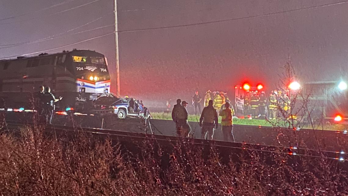 Train strikes truck in North Tonawanda; at least 3 people injured - Vimarsana News