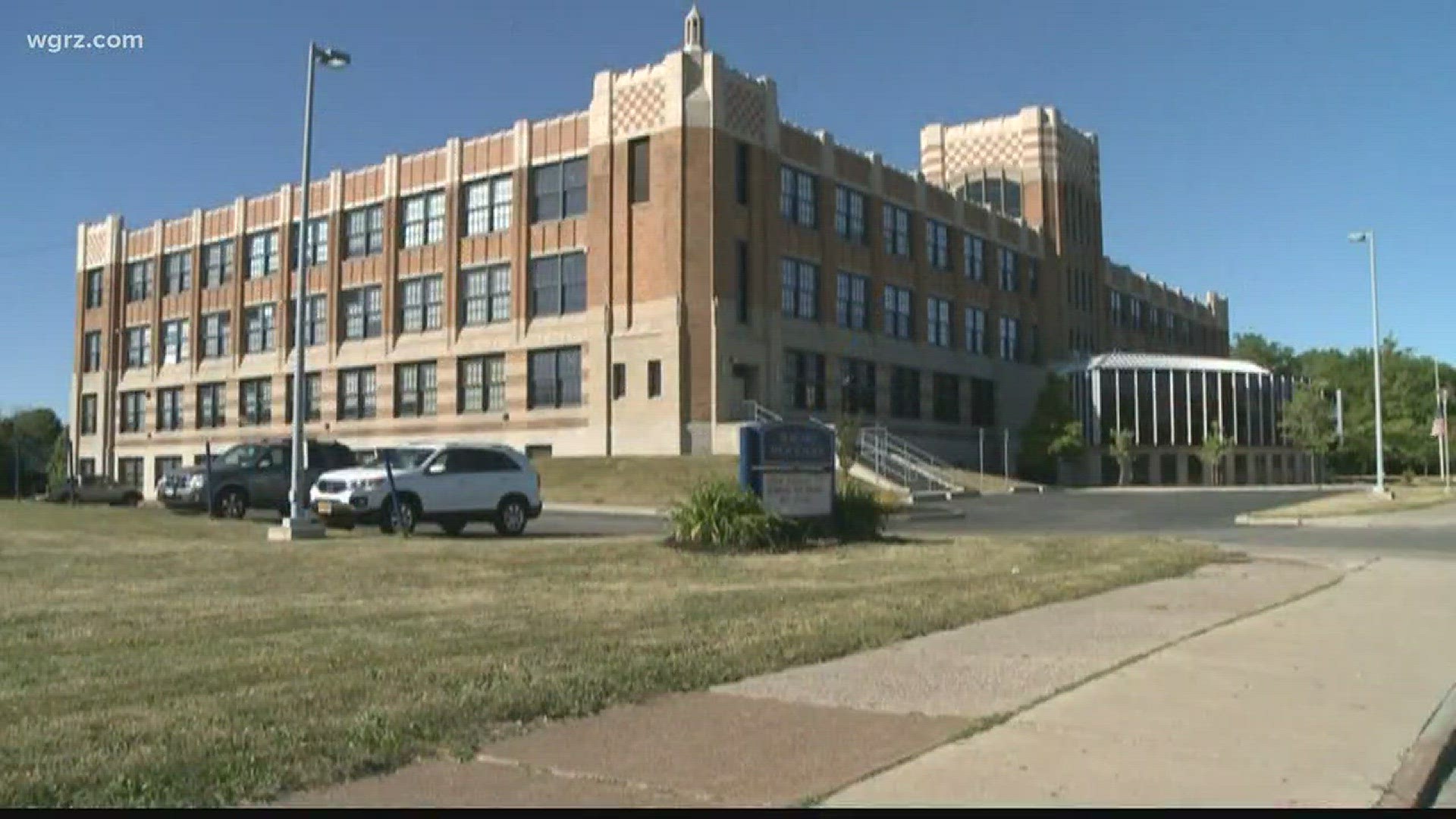 Chief, LT. & 9 Officers Work At Buff. Schools