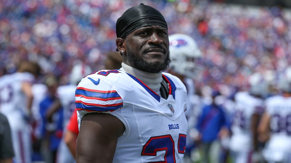 Buffalo Bills cornerback Tre'Davious White (27) moves in position