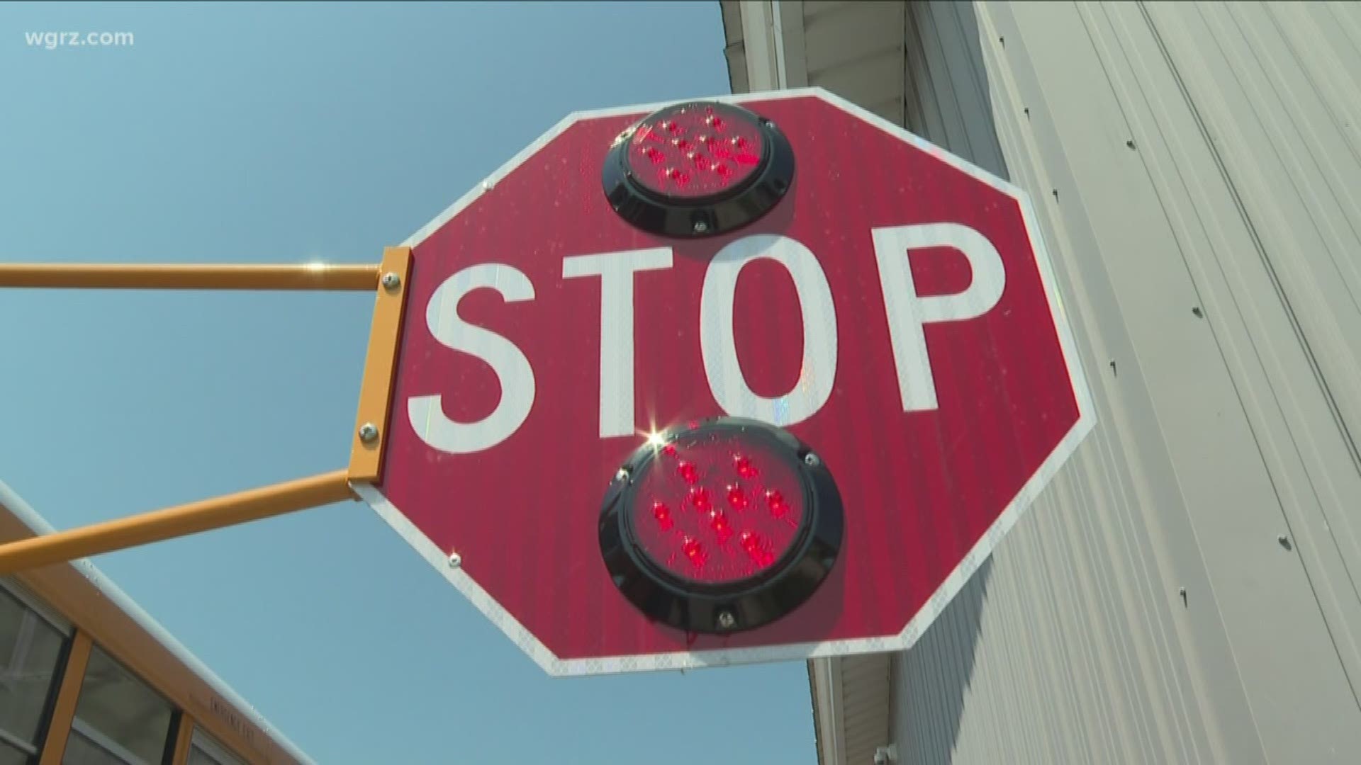 Through a pilot program, two buses are already equipped with cameras. In the first week, 20 vehicles were seen illegally passing stopped buses.