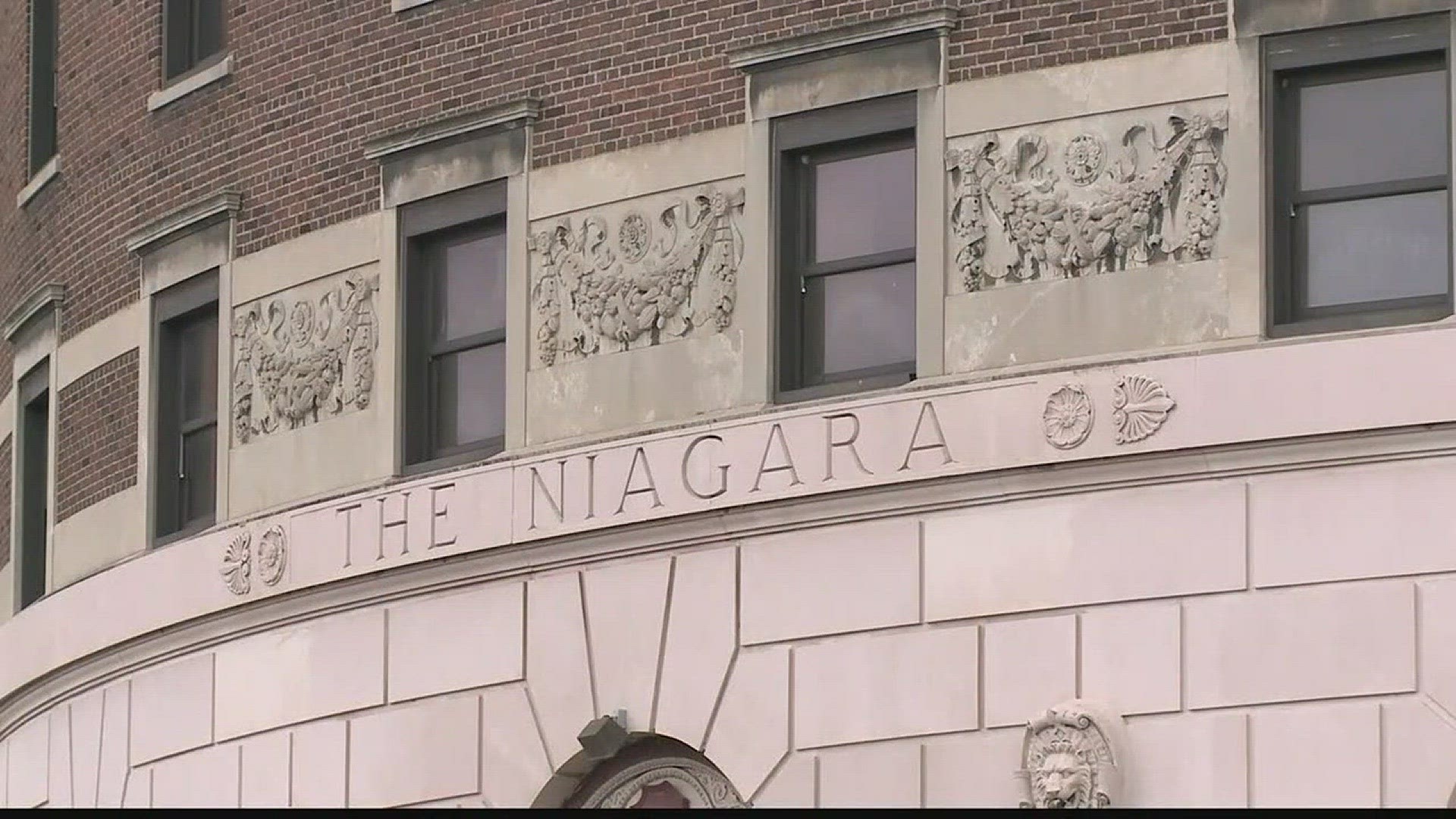 Governor expected to reveal Hotel Niagara plan