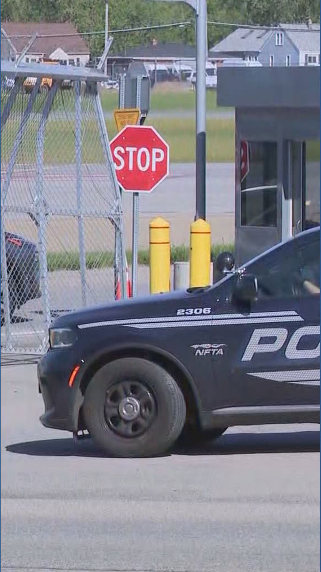 Vehicle breaches gate at Buffalo Airport | wgrz.com