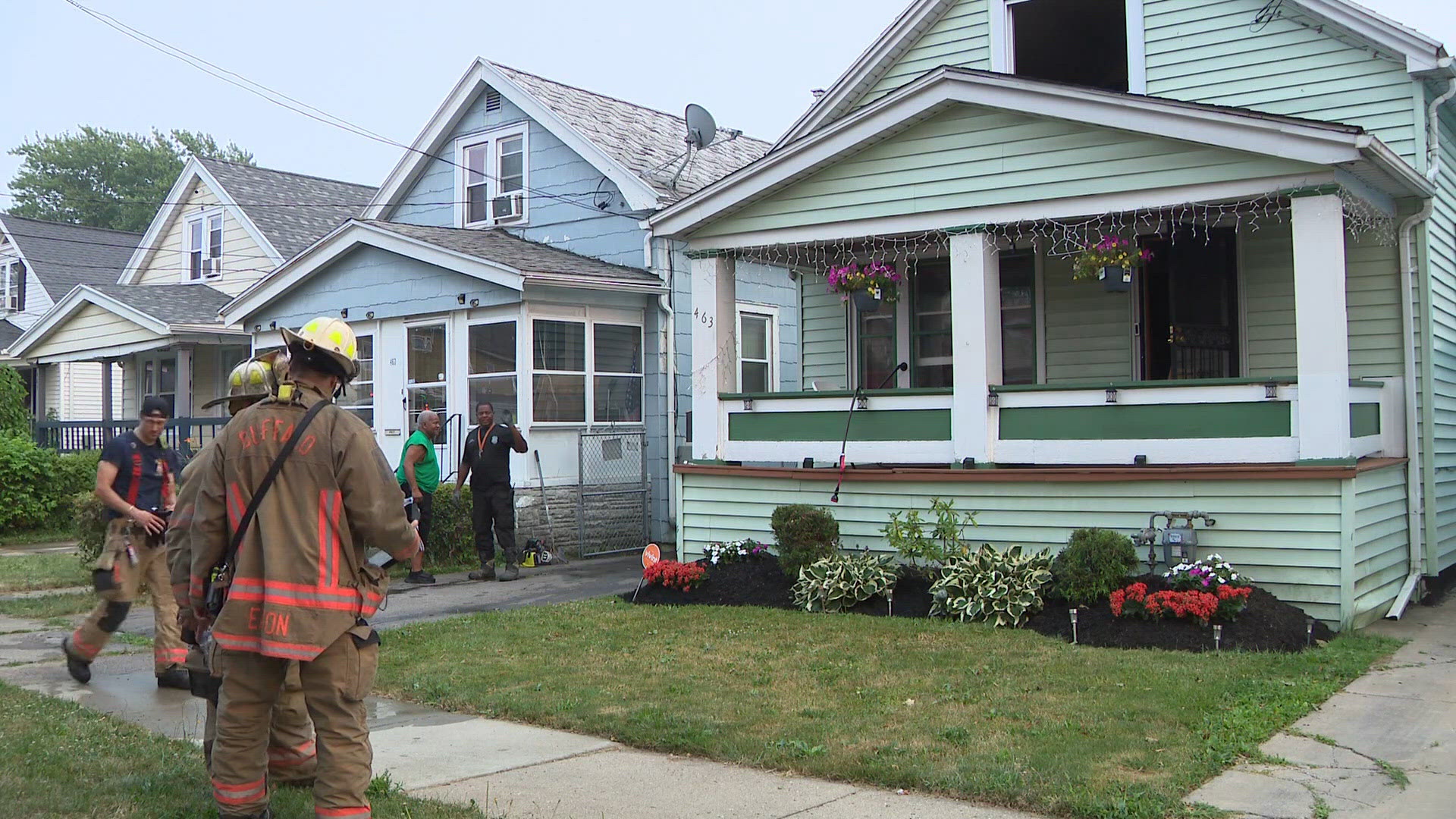 2 people displaced after Buffalo house fire | wgrz.com