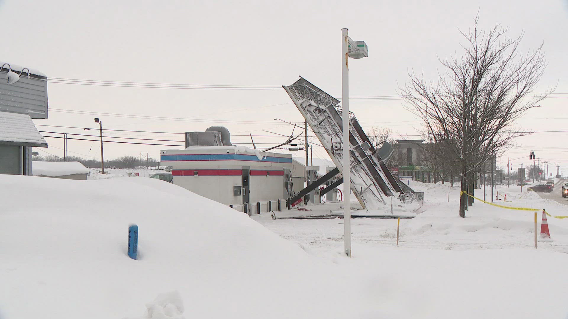 Lake effect snow creates hazards on roads and roofs across Western New ...