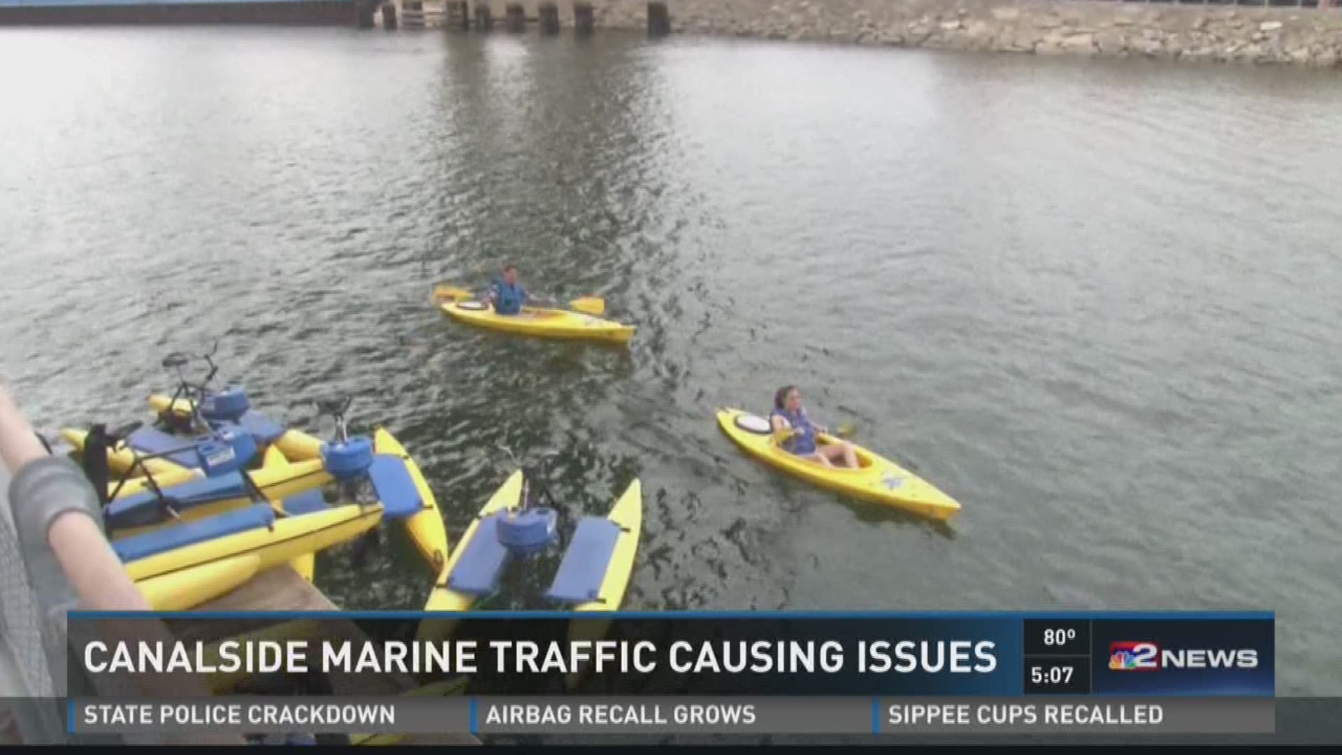 Canalside marine traffic warning