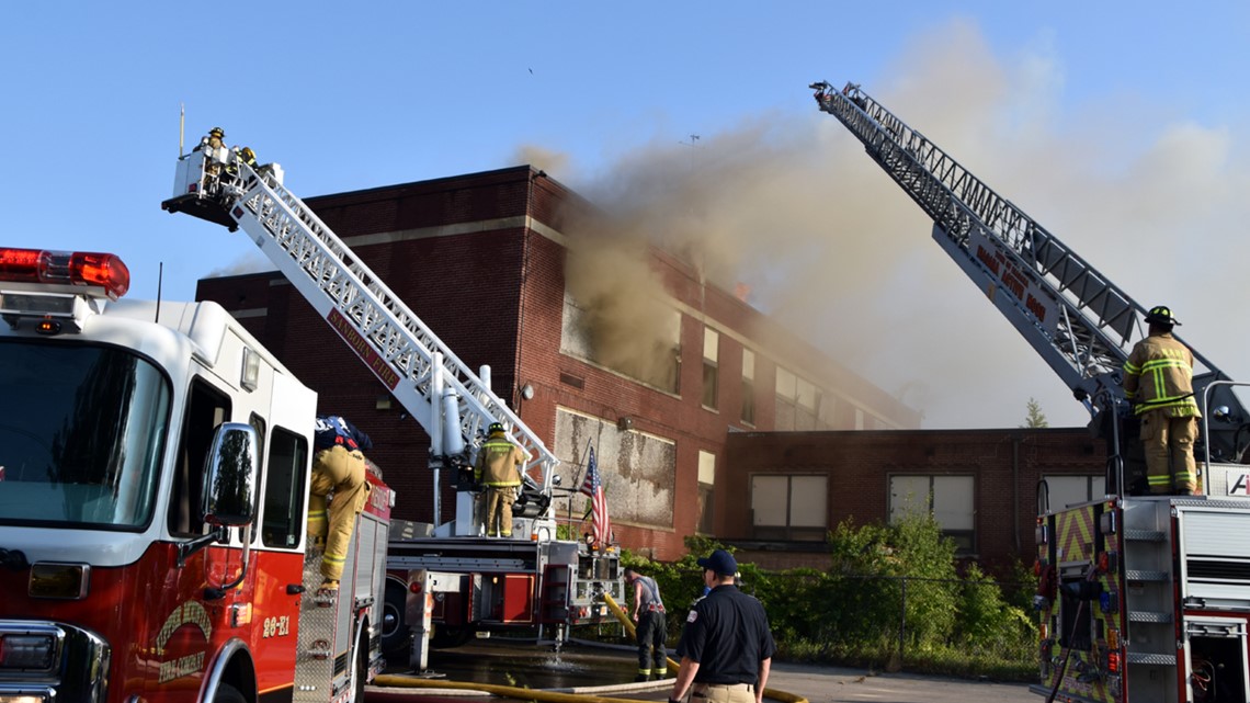 Firefighters battle fire at former school in Town of Niagara | wgrz.com