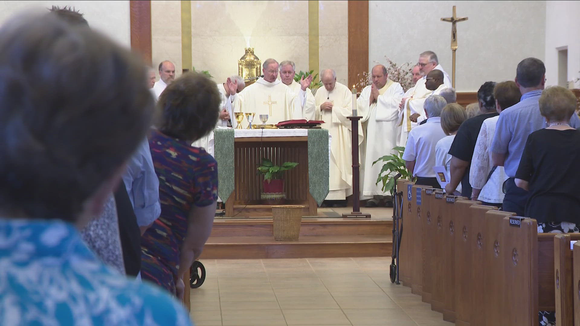 St. Andrew's Roman Catholic Church held its final Mass Sunday as the Buffalo Diocese opted to close the parish amid financial problems.