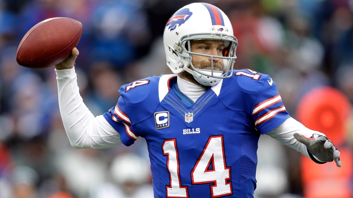 Ryan Fitzpatrick goes shirtless for Bills playoff game