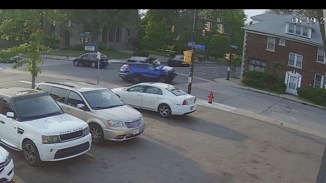 Mother of 8 left homeless after vehicle crashes into South Buffalo building - Vimarsana News
